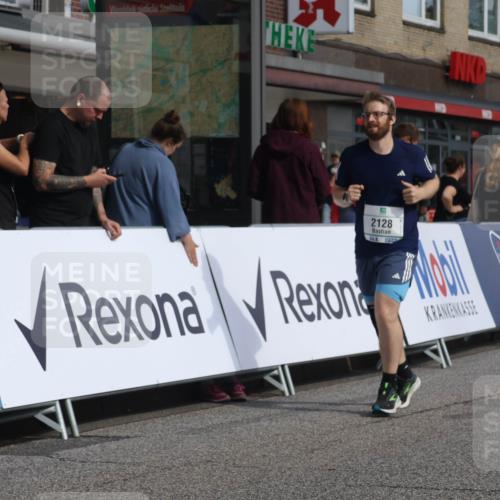 15.09.2024 - PSD Bank Halbmarathon Michael Strokosch http://msf.ph/oto/7078760 15.09.2024 12:20:44 Ziel 2070, 2128, 2325, 2957, 3032, 3248 meine-sportfotos.de