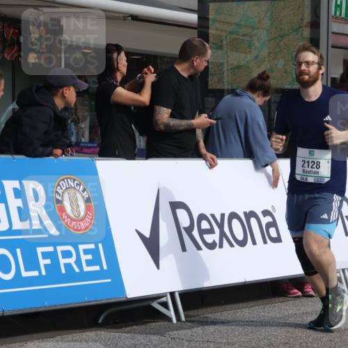 15.09.2024 - PSD Bank Halbmarathon Michael Strokosch http://msf.ph/oto/7078768 15.09.2024 12:20:44 Ziel 2070, 2128, 2325, 2957, 3032, 3248 meine-sportfotos.de