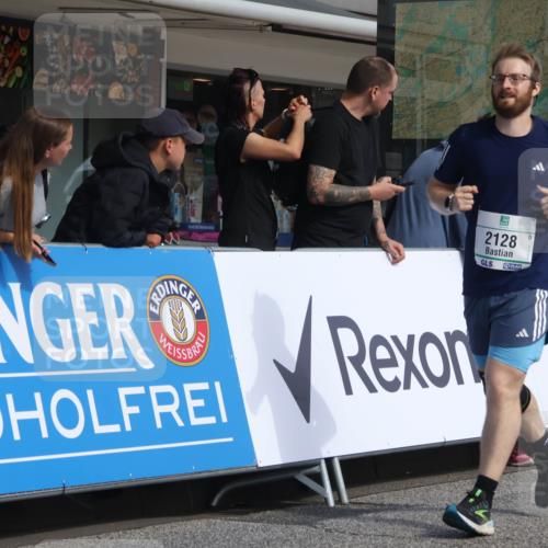 15.09.2024 - PSD Bank Halbmarathon Michael Strokosch http://msf.ph/oto/7078772 15.09.2024 12:20:44 Ziel 2070, 2128, 2325, 2957, 3032, 3248 meine-sportfotos.de