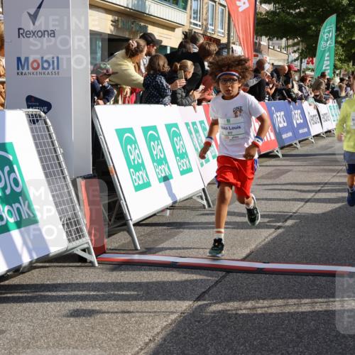 15.09.2024 - PSD Bank Halbmarathon Strokosch-Dieckow http://msf.ph/oto/7078777 15.09.2024 10:31:26 Ziel 24, 25, 39, 72, 104, 105, 126, 141, 160, 163, 191, 277, 287 meine-sportfotos.de