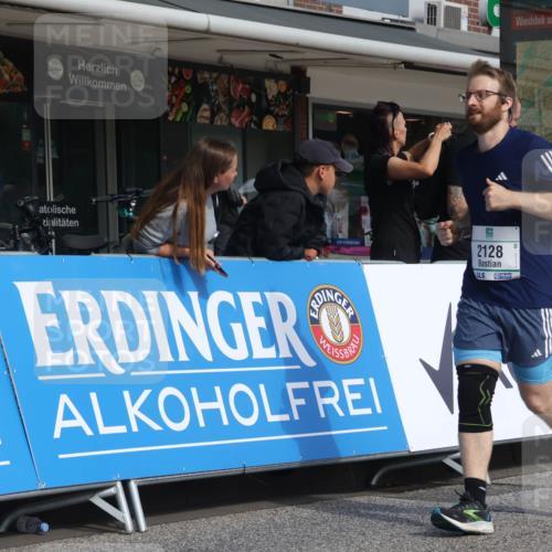 15.09.2024 - PSD Bank Halbmarathon Michael Strokosch http://msf.ph/oto/7078782 15.09.2024 12:20:45 Ziel 2070, 2128, 2325, 2957, 3032, 3248 meine-sportfotos.de