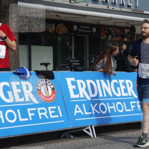 15.09.2024 - PSD Bank Halbmarathon Michael Strokosch http://msf.ph/oto/7078791 15.09.2024 12:20:45 Ziel 2070, 2128, 2325, 2957, 3032, 3248 meine-sportfotos.de