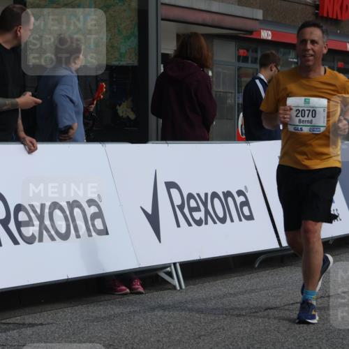 15.09.2024 - PSD Bank Halbmarathon Michael Strokosch http://msf.ph/oto/7078826 15.09.2024 12:20:47 Ziel 2070, 2128, 2325, 2957, 3032, 3248 meine-sportfotos.de