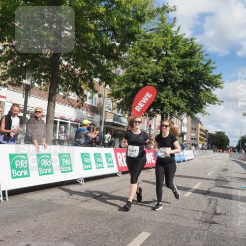 15.09.2024 - PSD Bank Halbmarathon Miley Keyser http://msf.ph/oto/7078842 15.09.2024 12:41:22 Ziel 3354, 3355, 3462 meine-sportfotos.de