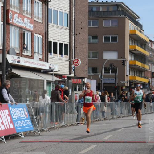 15.09.2024 - PSD Bank Halbmarathon Michael Strokosch http://msf.ph/oto/7078851 15.09.2024 11:13:44 Ziel 492, 522, 538, 550 meine-sportfotos.de