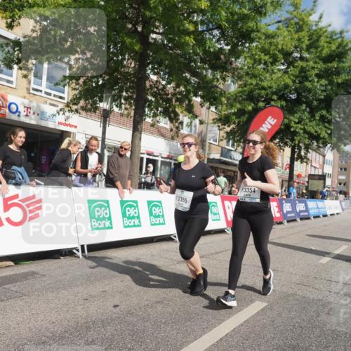 15.09.2024 - PSD Bank Halbmarathon Miley Keyser http://msf.ph/oto/7078866 15.09.2024 12:41:23 Ziel 3354, 3355, 3462 meine-sportfotos.de