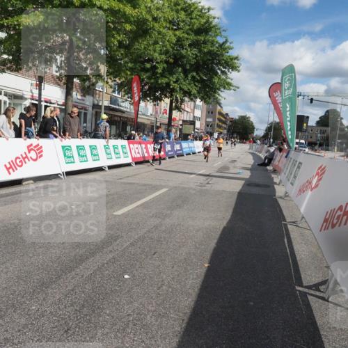 15.09.2024 - PSD Bank Halbmarathon Miley Keyser http://msf.ph/oto/7078878 15.09.2024 12:41:52 Ziel 2276, 3343, 3344, 3412 meine-sportfotos.de