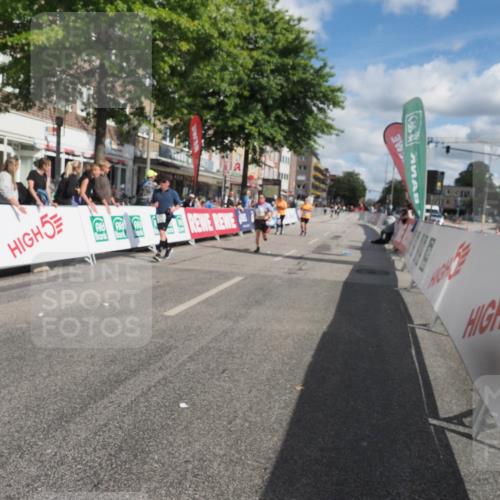 15.09.2024 - PSD Bank Halbmarathon Miley Keyser http://msf.ph/oto/7078911 15.09.2024 12:41:53 Ziel 2276, 3343, 3344, 3412 meine-sportfotos.de