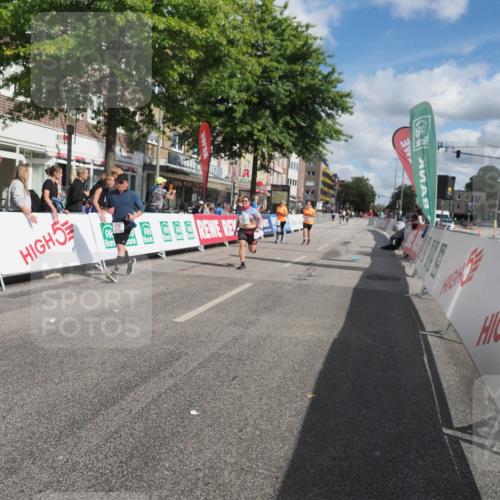 15.09.2024 - PSD Bank Halbmarathon Miley Keyser http://msf.ph/oto/7078925 15.09.2024 12:41:54 Ziel 2276, 3343, 3344, 3412 meine-sportfotos.de