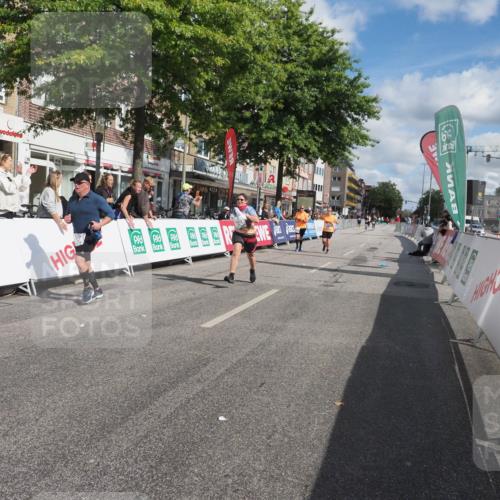 15.09.2024 - PSD Bank Halbmarathon Miley Keyser http://msf.ph/oto/7078931 15.09.2024 12:41:55 Ziel 2276, 3343, 3344, 3412 meine-sportfotos.de