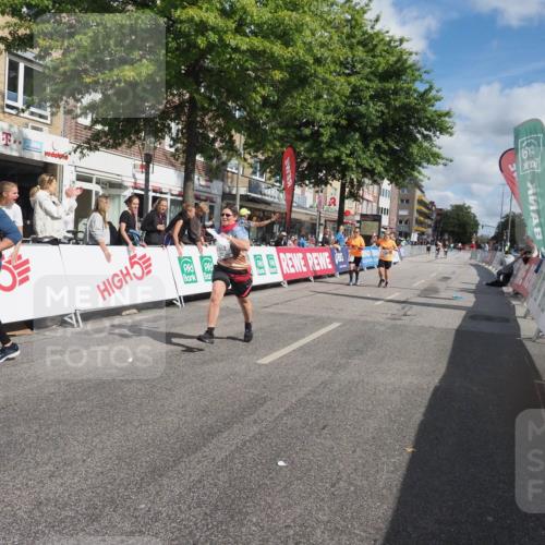 15.09.2024 - PSD Bank Halbmarathon Miley Keyser http://msf.ph/oto/7078948 15.09.2024 12:41:56 Ziel 2276, 3343, 3344, 3412 meine-sportfotos.de