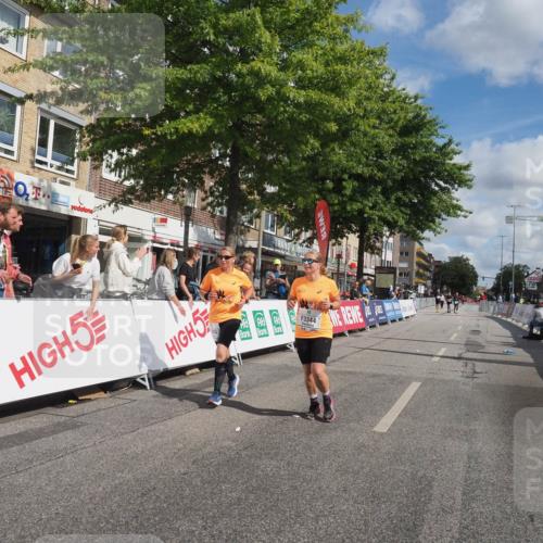15.09.2024 - PSD Bank Halbmarathon Miley Keyser http://msf.ph/oto/7078986 15.09.2024 12:41:59 Ziel 2276, 3343, 3344, 3412 meine-sportfotos.de