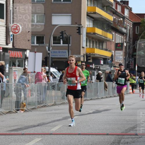 15.09.2024 - PSD Bank Halbmarathon Michael Strokosch http://msf.ph/oto/7078987 15.09.2024 11:13:55 Ziel 492, 527, 538, 550, 609, 612 meine-sportfotos.de