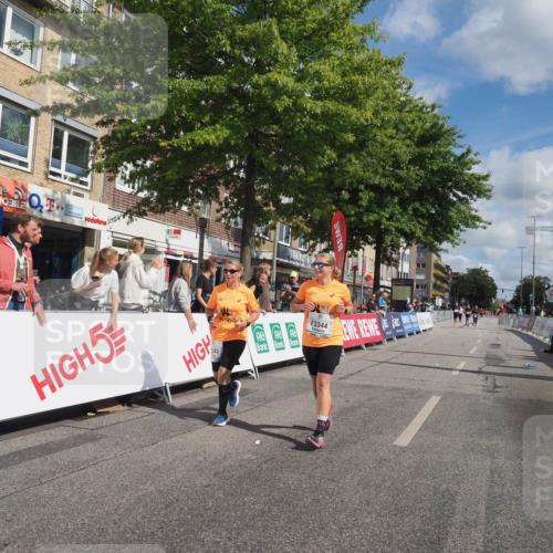15.09.2024 - PSD Bank Halbmarathon Miley Keyser http://msf.ph/oto/7078991 15.09.2024 12:41:59 Ziel 2276, 3343, 3344, 3412 meine-sportfotos.de