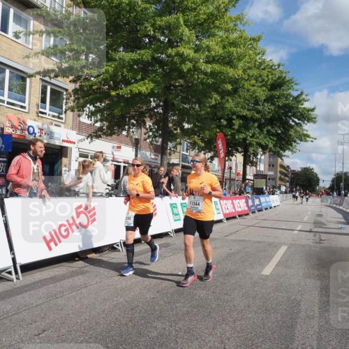 15.09.2024 - PSD Bank Halbmarathon Miley Keyser http://msf.ph/oto/7078999 15.09.2024 12:42:00 Ziel 2276, 3343, 3344, 3412 meine-sportfotos.de