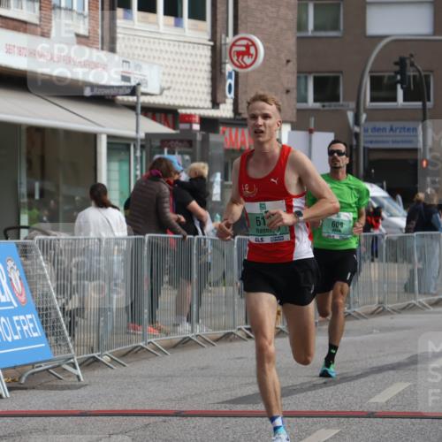 15.09.2024 - PSD Bank Halbmarathon Michael Strokosch http://msf.ph/oto/7079007 15.09.2024 11:13:56 Ziel 492, 527, 538, 550, 609, 612 meine-sportfotos.de