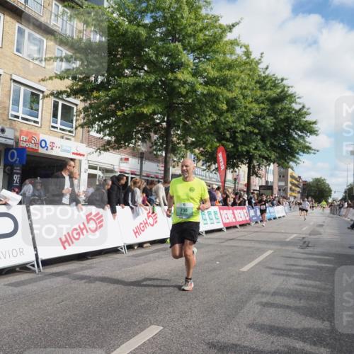 15.09.2024 - PSD Bank Halbmarathon Miley Keyser http://msf.ph/oto/7079072 15.09.2024 11:37:14 Ziel 730, 753, 755, 924, 925, 938, 1104, 1168, 1217, 1760 meine-sportfotos.de