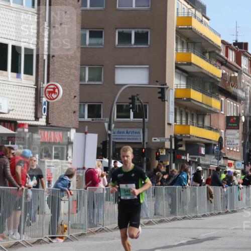 15.09.2024 - PSD Bank Halbmarathon Michael Strokosch http://msf.ph/oto/7079082 15.09.2024 11:14:02 Ziel 421, 527, 538, 549, 609, 612 meine-sportfotos.de