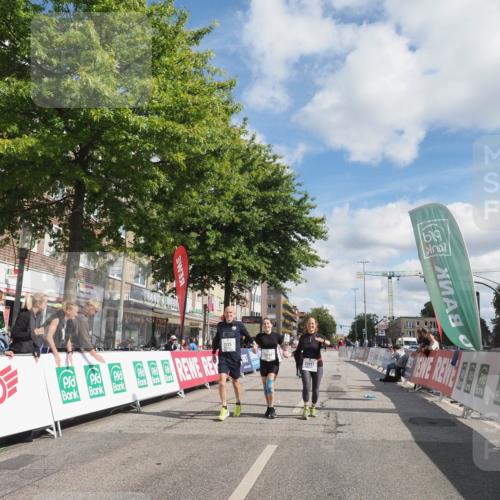 15.09.2024 - PSD Bank Halbmarathon Miley Keyser http://msf.ph/oto/7079090 15.09.2024 12:42:12 Ziel 2225, 3131, 3191, 3343, 3344, 3363 meine-sportfotos.de