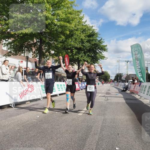 15.09.2024 - PSD Bank Halbmarathon Miley Keyser http://msf.ph/oto/7079146 15.09.2024 12:42:14 Ziel 2225, 3131, 3191, 3344, 3363 meine-sportfotos.de