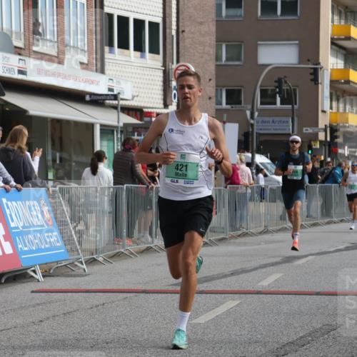 15.09.2024 - PSD Bank Halbmarathon Michael Strokosch http://msf.ph/oto/7079164 15.09.2024 11:14:08 Ziel 406, 417, 421, 527, 549, 609, 612 meine-sportfotos.de