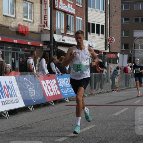 15.09.2024 - PSD Bank Halbmarathon Michael Strokosch http://msf.ph/oto/7079173 15.09.2024 11:14:09 Ziel 406, 417, 421, 527, 549, 609, 612 meine-sportfotos.de
