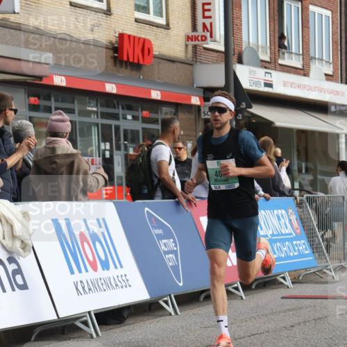 15.09.2024 - PSD Bank Halbmarathon Michael Strokosch http://msf.ph/oto/7079205 15.09.2024 11:14:12 Ziel 406, 417, 421, 549 meine-sportfotos.de