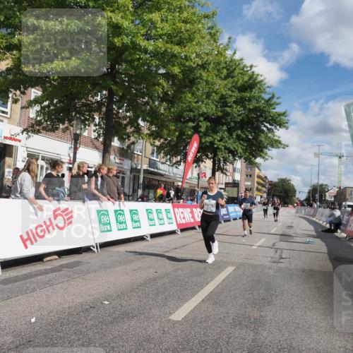 15.09.2024 - PSD Bank Halbmarathon Miley Keyser http://msf.ph/oto/7079327 15.09.2024 12:42:37 Ziel 2913, 2966, 3242, 3278, 3400 meine-sportfotos.de