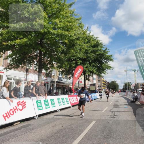 15.09.2024 - PSD Bank Halbmarathon Miley Keyser http://msf.ph/oto/7079358 15.09.2024 12:42:39 Ziel 2273, 2913, 2966, 3242, 3278, 3400 meine-sportfotos.de