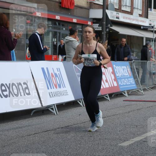 15.09.2024 - PSD Bank Halbmarathon Michael Strokosch http://msf.ph/oto/7079371 15.09.2024 12:23:33 Ziel 987, 2307, 2403, 2981, 3002, 3277 meine-sportfotos.de