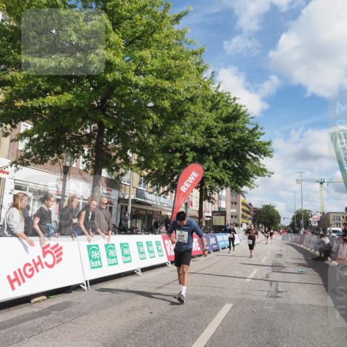 15.09.2024 - PSD Bank Halbmarathon Miley Keyser http://msf.ph/oto/7079372 15.09.2024 12:42:40 Ziel 2273, 2913, 2966, 3242, 3278, 3400 meine-sportfotos.de