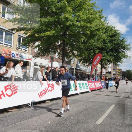 15.09.2024 - PSD Bank Halbmarathon Miley Keyser http://msf.ph/oto/7079411 15.09.2024 12:42:42 Ziel 2273, 3242, 3278, 3400 meine-sportfotos.de