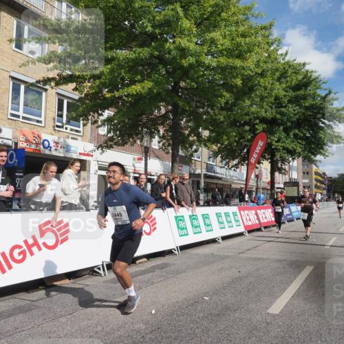 15.09.2024 - PSD Bank Halbmarathon Miley Keyser http://msf.ph/oto/7079435 15.09.2024 12:42:42 Ziel 2273, 3242, 3278, 3400 meine-sportfotos.de