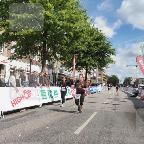 15.09.2024 - PSD Bank Halbmarathon Miley Keyser http://msf.ph/oto/7079462 15.09.2024 12:42:44 Ziel 2273, 3242, 3278, 3321, 3400 meine-sportfotos.de