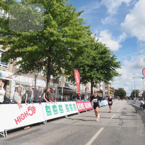 15.09.2024 - PSD Bank Halbmarathon Miley Keyser http://msf.ph/oto/7079509 15.09.2024 12:42:47 Ziel 2273, 3242, 3278, 3321, 3400 meine-sportfotos.de