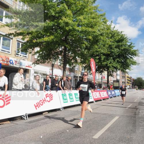 15.09.2024 - PSD Bank Halbmarathon Miley Keyser http://msf.ph/oto/7079541 15.09.2024 12:42:48 Ziel 2273, 3242, 3278, 3321, 3400 meine-sportfotos.de