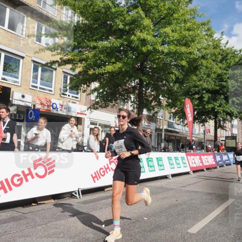 15.09.2024 - PSD Bank Halbmarathon Miley Keyser http://msf.ph/oto/7079554 15.09.2024 12:42:49 Ziel 2273, 3242, 3321, 3400 meine-sportfotos.de