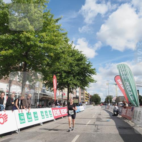 15.09.2024 - PSD Bank Halbmarathon Miley Keyser http://msf.ph/oto/7079562 15.09.2024 12:42:50 Ziel 2273, 3242, 3321, 3400 meine-sportfotos.de