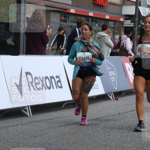 15.09.2024 - PSD Bank Halbmarathon Michael Strokosch http://msf.ph/oto/7079563 15.09.2024 12:23:49 Ziel 1883, 2403, 2537, 3003, 3075, 3428, 3450 meine-sportfotos.de