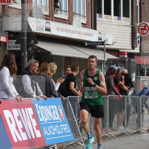 15.09.2024 - PSD Bank Halbmarathon Michael Strokosch http://msf.ph/oto/7079565 15.09.2024 11:14:41 Ziel 412, 564, 565, 570, 845, 848 meine-sportfotos.de