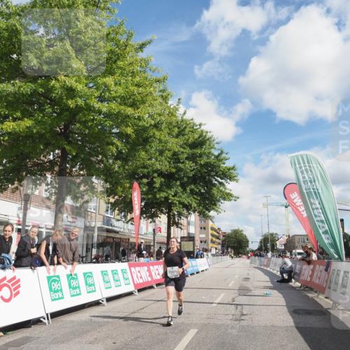 15.09.2024 - PSD Bank Halbmarathon Miley Keyser http://msf.ph/oto/7079566 15.09.2024 12:42:50 Ziel 2273, 3242, 3321, 3400 meine-sportfotos.de