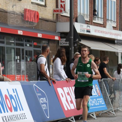 15.09.2024 - PSD Bank Halbmarathon Michael Strokosch http://msf.ph/oto/7079578 15.09.2024 11:14:42 Ziel 412, 564, 565, 570, 588, 845 meine-sportfotos.de