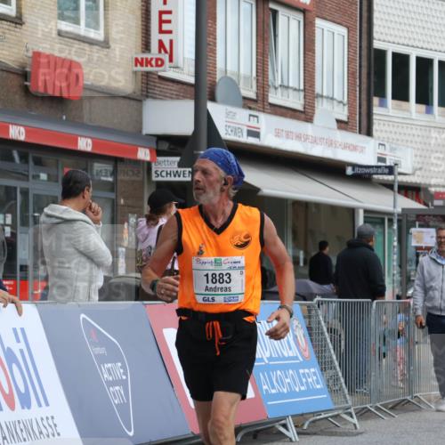 15.09.2024 - PSD Bank Halbmarathon Michael Strokosch http://msf.ph/oto/7079580 15.09.2024 12:23:51 Ziel 1883, 2403, 2537, 3003, 3075, 3222, 3428, 3450 meine-sportfotos.de
