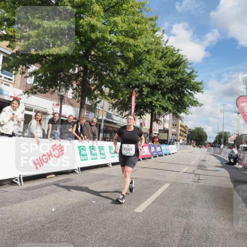 15.09.2024 - PSD Bank Halbmarathon Miley Keyser http://msf.ph/oto/7079598 15.09.2024 12:42:51 Ziel 2273, 3242, 3321, 3400 meine-sportfotos.de
