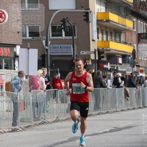 15.09.2024 - PSD Bank Halbmarathon Michael Strokosch http://msf.ph/oto/7079638 15.09.2024 11:14:47 Ziel 412, 565, 570, 588, 845 meine-sportfotos.de