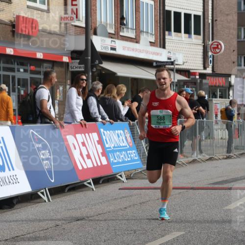 15.09.2024 - PSD Bank Halbmarathon Michael Strokosch http://msf.ph/oto/7079667 15.09.2024 11:14:49 Ziel 412, 565, 570, 588 meine-sportfotos.de