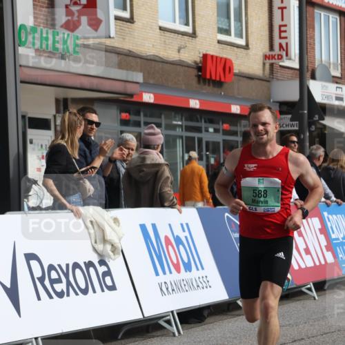 15.09.2024 - PSD Bank Halbmarathon Michael Strokosch http://msf.ph/oto/7079681 15.09.2024 11:14:50 Ziel 570, 588 meine-sportfotos.de