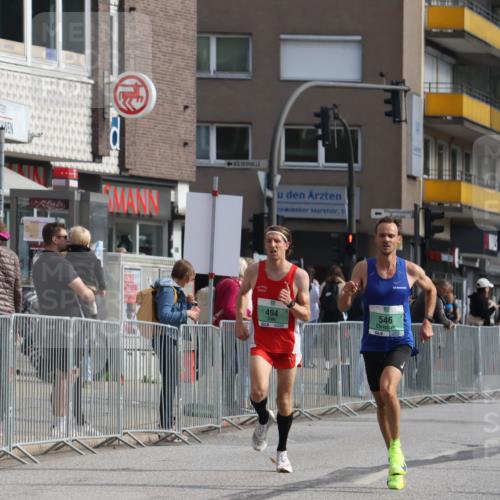 15.09.2024 - PSD Bank Halbmarathon Michael Strokosch http://msf.ph/oto/7079733 15.09.2024 11:14:58 Ziel 494, 546, 588 meine-sportfotos.de