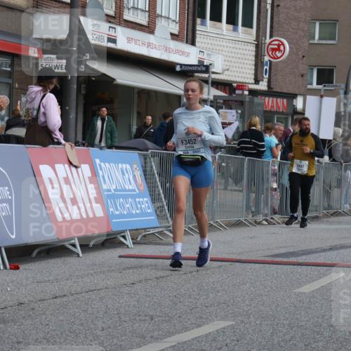 15.09.2024 - PSD Bank Halbmarathon Michael Strokosch http://msf.ph/oto/7079735 15.09.2024 12:24:04 Ziel 1997, 2527, 2537, 3075, 3222, 3371, 3452, 3543 meine-sportfotos.de