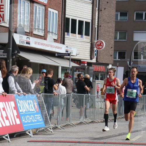 15.09.2024 - PSD Bank Halbmarathon Michael Strokosch http://msf.ph/oto/7079745 15.09.2024 11:14:58 Ziel 494, 546, 588 meine-sportfotos.de